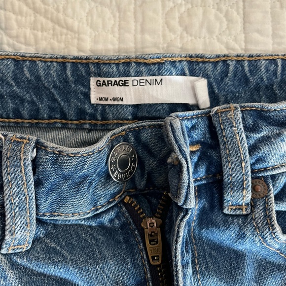 Mom Jeans - Picture 2 of 5